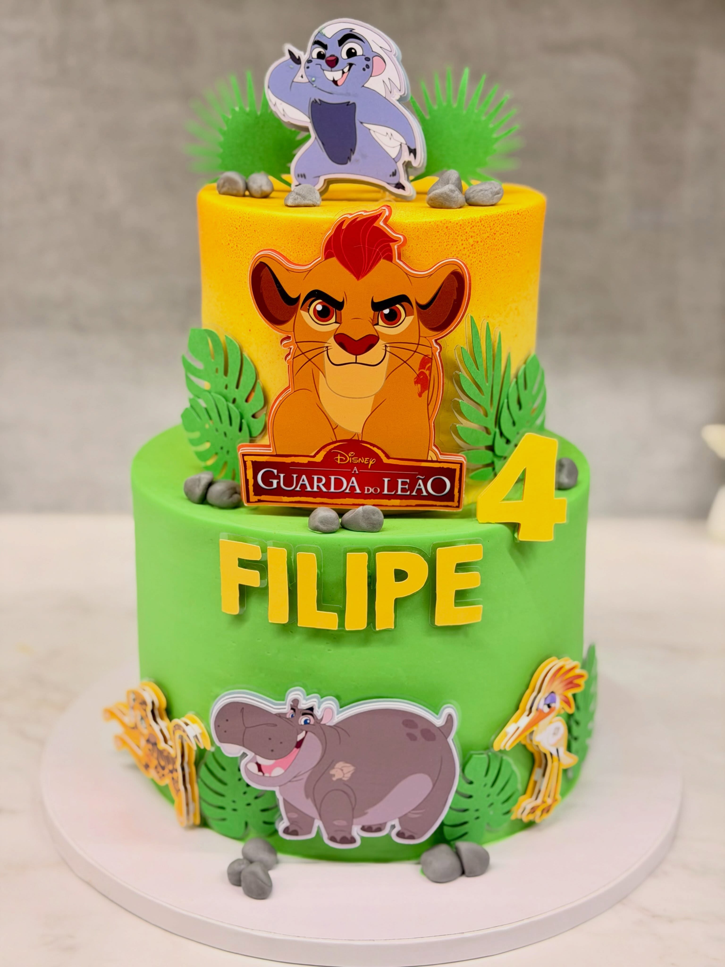 Bolo de aniversário personalizado para Filipe